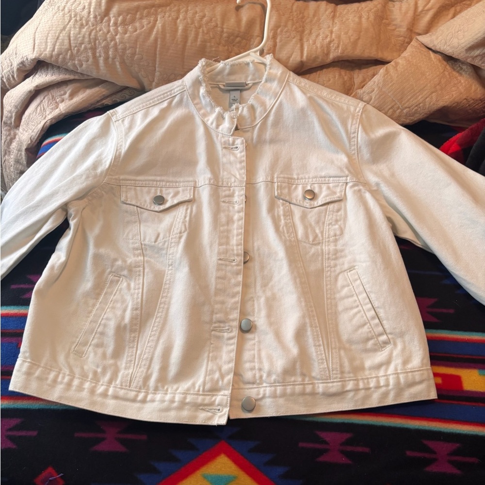 NWT White Denim Jacket w/ Frayed Collar | Size Large | Target